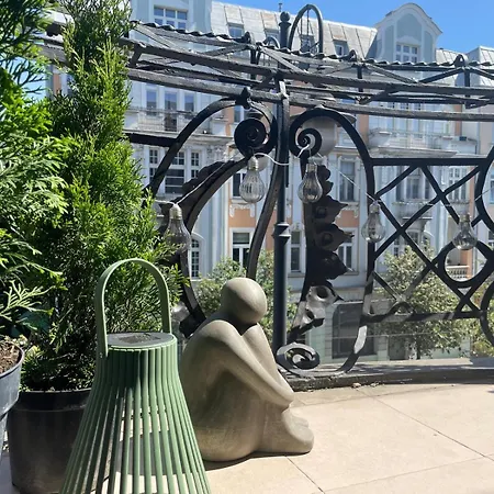 Teatralny Gdanska No.81 アパート *