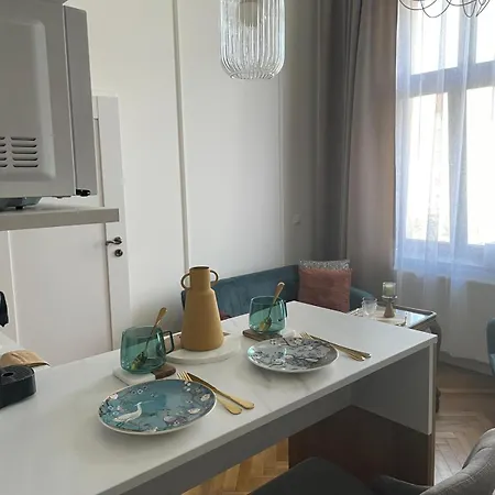 Teatralny Gdanska No.81 アパート ビィドゴシュチュ