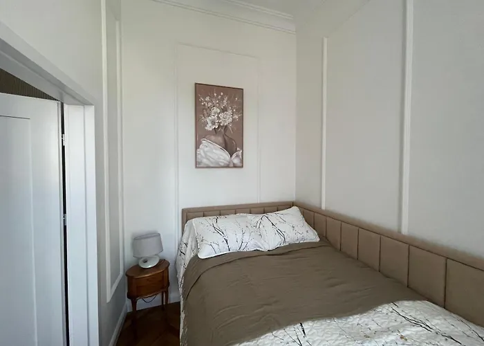 Teatralny Gdanska No.81 *